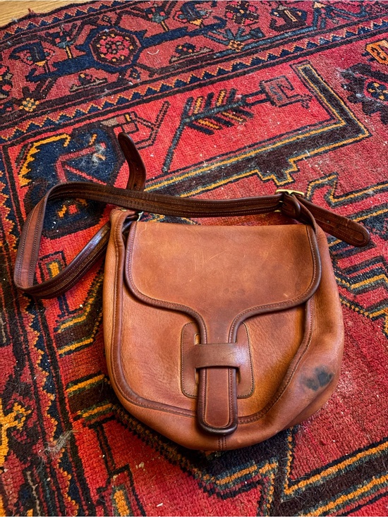 Coach Handbags - Vintage Coach courier pouch